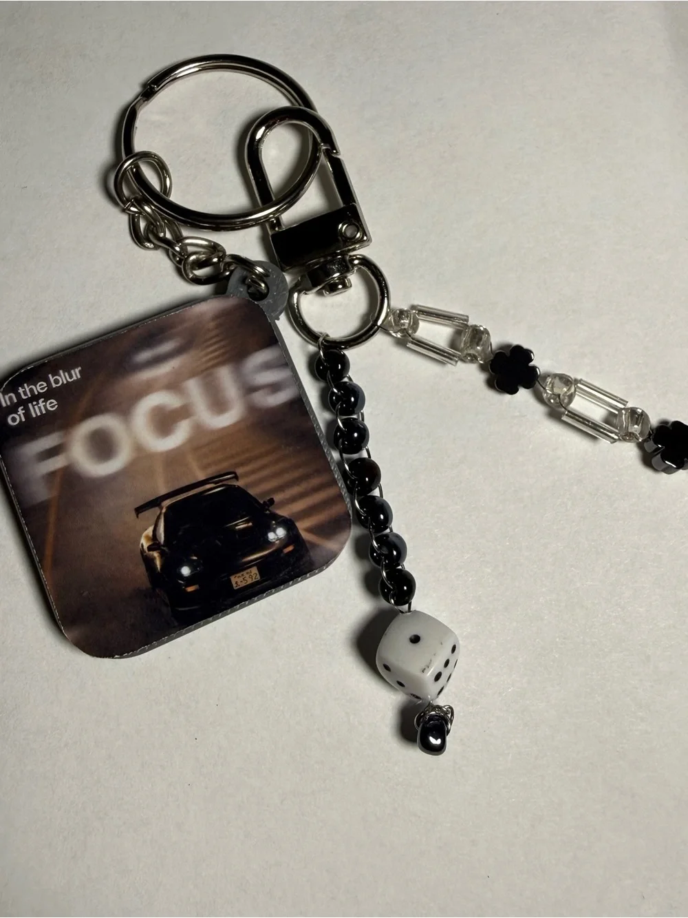 FOCUS Black & White Dice Bead Keychain with Photo Tag